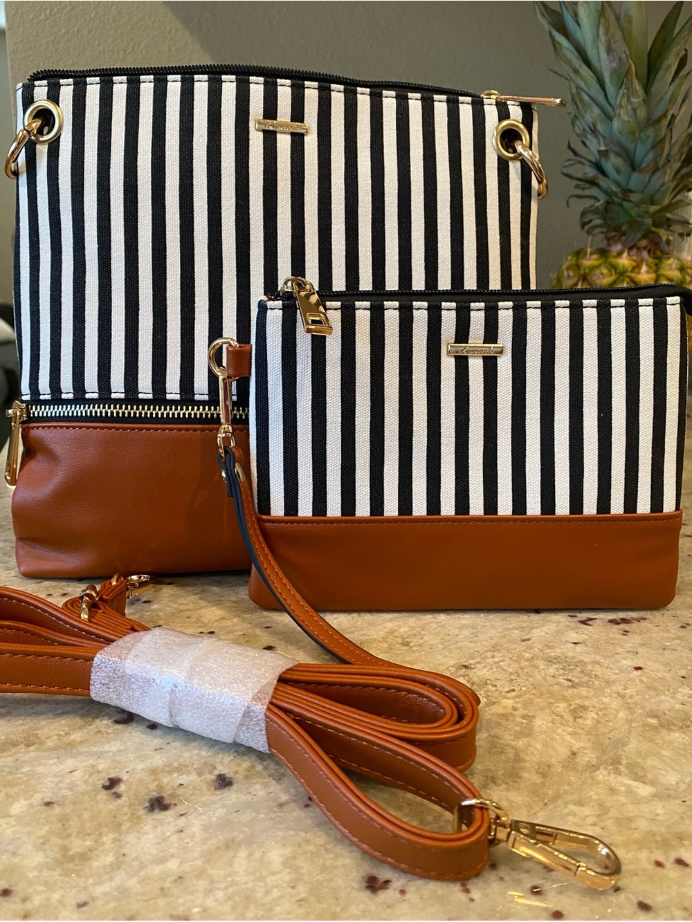 Lovevook Stripe Black & White Crossbody and Wristlet set. NWOT MSRP $32.